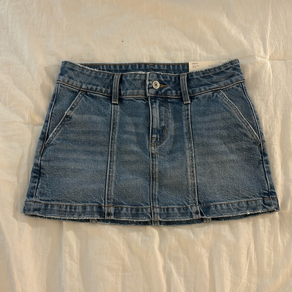 NWT low rise denim mini skirt